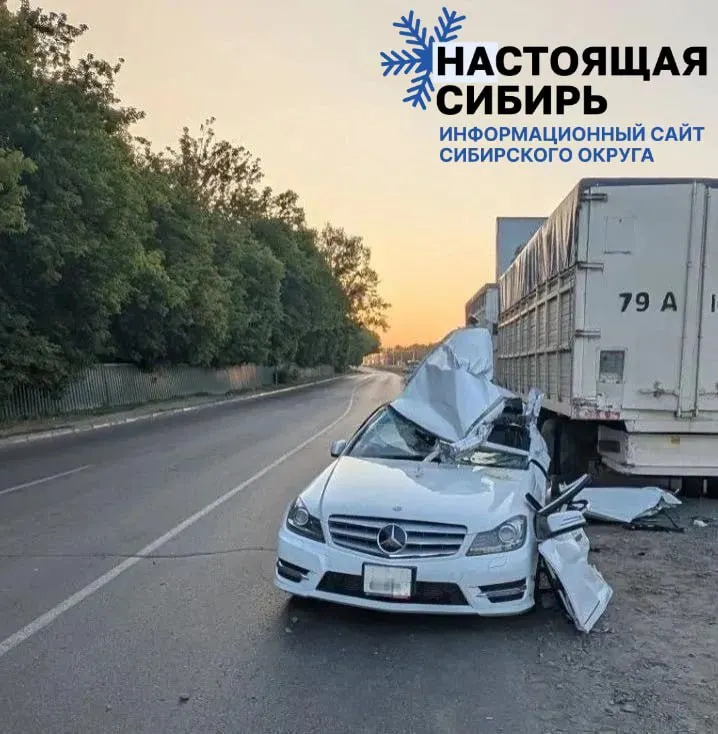 Октябрьский районный суд поместил под стражу 26‑летнего барнаульца. По версии следствия, он управлял Mercedes C200 в состоянии опьянения и без водительских прав; возбуждено уголовное дело по ст. 264 УК РФ.