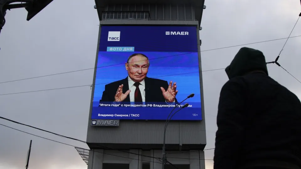Минэкономразвития зафиксировало рост ВВП на 0,3% по итогам первого полугодия 2026 года, однако большинство отраслей остаются в стагнации или в рецессии — военный сектор теряет темпы прироста, а гражданские отрасли сокращаются.