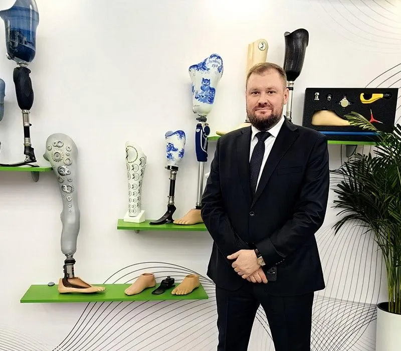 Головинский районный суд Москвы арестовал гендиректора государственного предприятия по выпуску протезно-ортопедической продукции Владимира Гордеева по обвинению в особо крупном мошенничестве. Компания имеет сеть филиалов по всей стране.