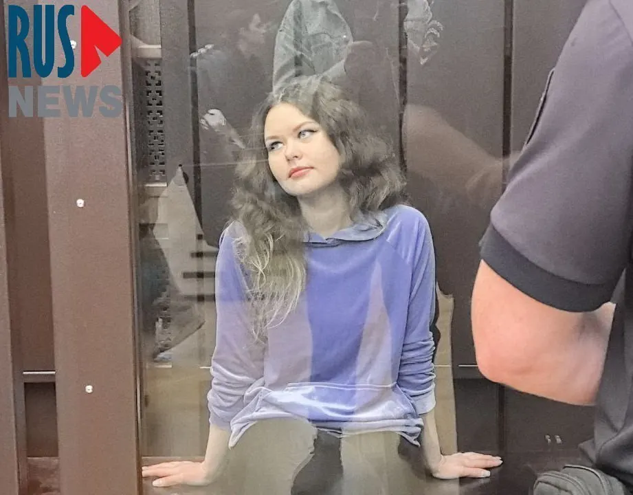 Правозащитники сообщают о нарушениях в медицинском обслуживании: у волонтёрки Надин Гейслер усилились зубная боль, мигрень и тахикардия, но ей отказываются в помощи.