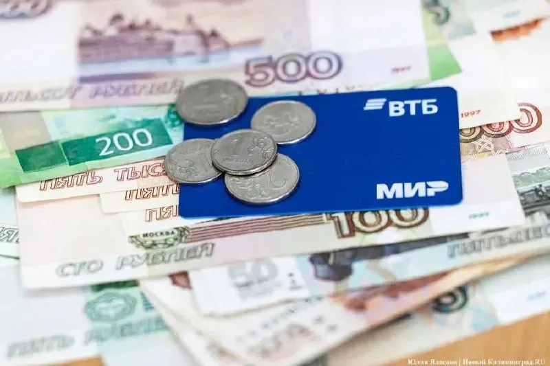 Через две недели в России стартует массовое внедрение цифрового рубля: банки подготовили кошельки и депозитные/кредитные продукты в новой валюте.