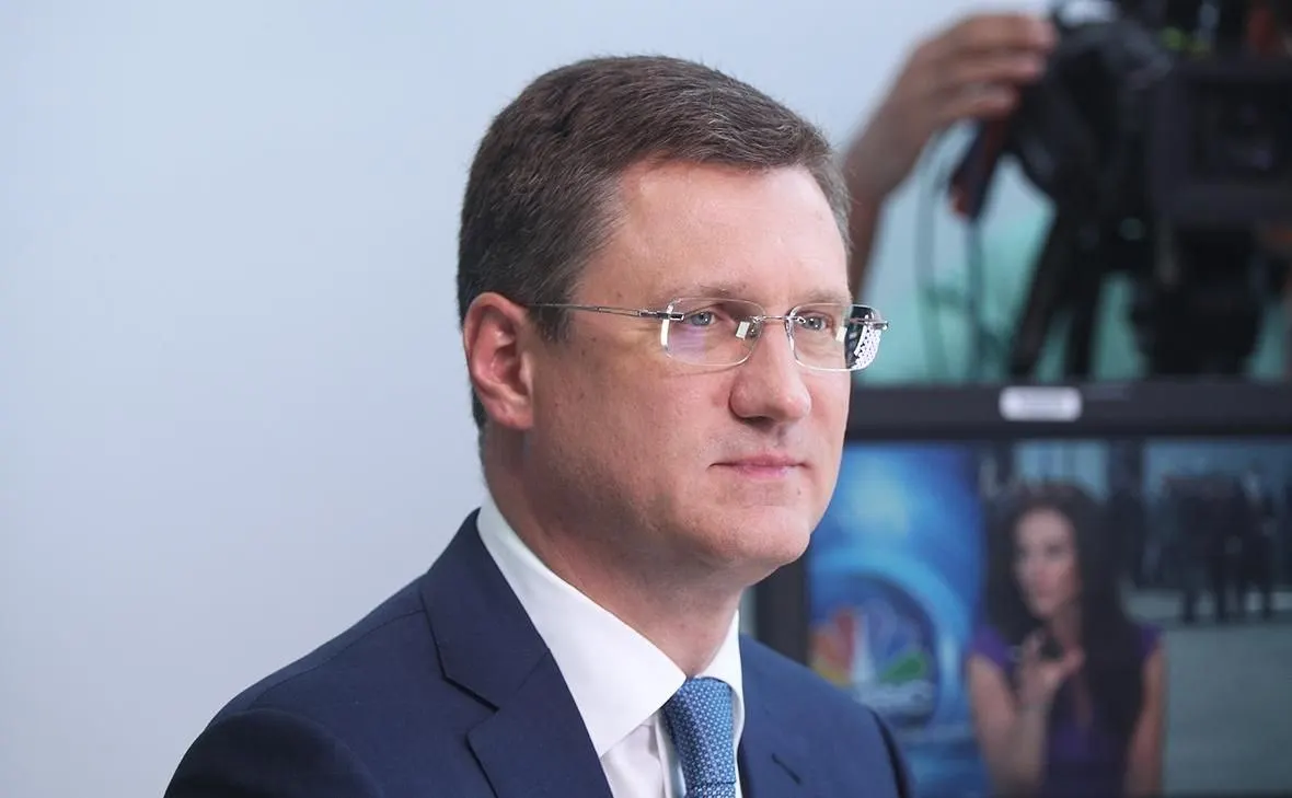 Экономика России за три года достигла реального роста свыше 10%; власти рассчитывают на устойчивое развитие и ускорение вывода НПЗ из ремонта на фоне роста импорта топлива.