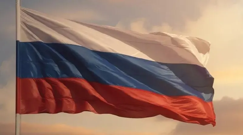 Городской руководитель отметил символизм триколора как знак единства и пожелал жителям региона здоровья, благополучия и веры в будущее.