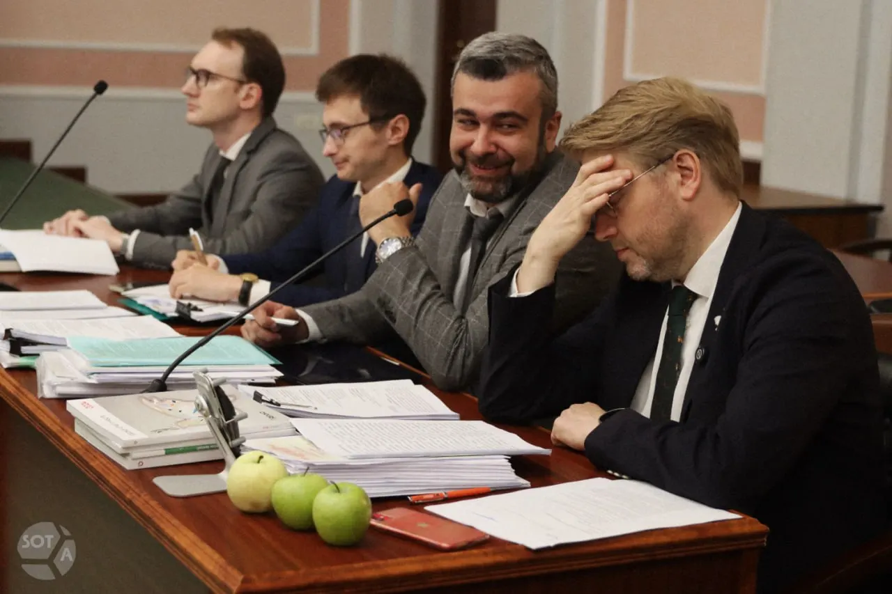 Юрист от субъекта правообладателя зачитала в Верховном суде суть иска к партии, охватывающую претензии по агитации в соцсетях, авторские права и призывы к прекращению войны.