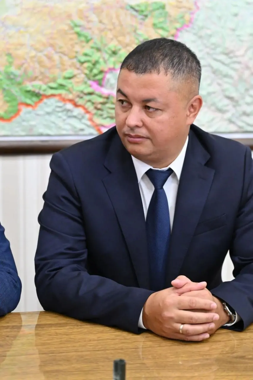 Президент подписал указ о назначении Евгения Нечаева на должность начальника УФСБ России по Алтайскому краю. Ранее он занимал руководящие должности в органах безопасности на Дальнем Востоке и имеет государственные награды.