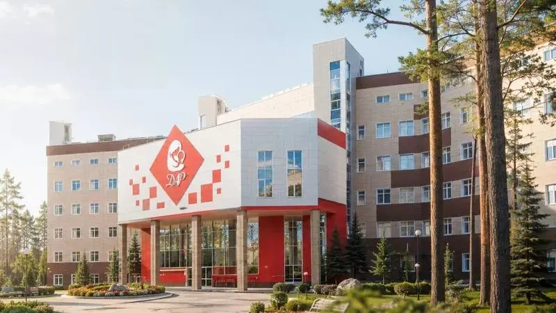 Алтайский перинатальный центр «ДАР» занял первое место в ежегодном конкурсе «Перекличка перинатальных центров» по итогам 2025 года. В конкурсе участвовали 56 медицинских организаций; центр набрал 80 баллов. Работу участников оценивала экспертная комиссия Междисциплинарной ассоциации специалистов репродуктивной медицины по 80 критериям.