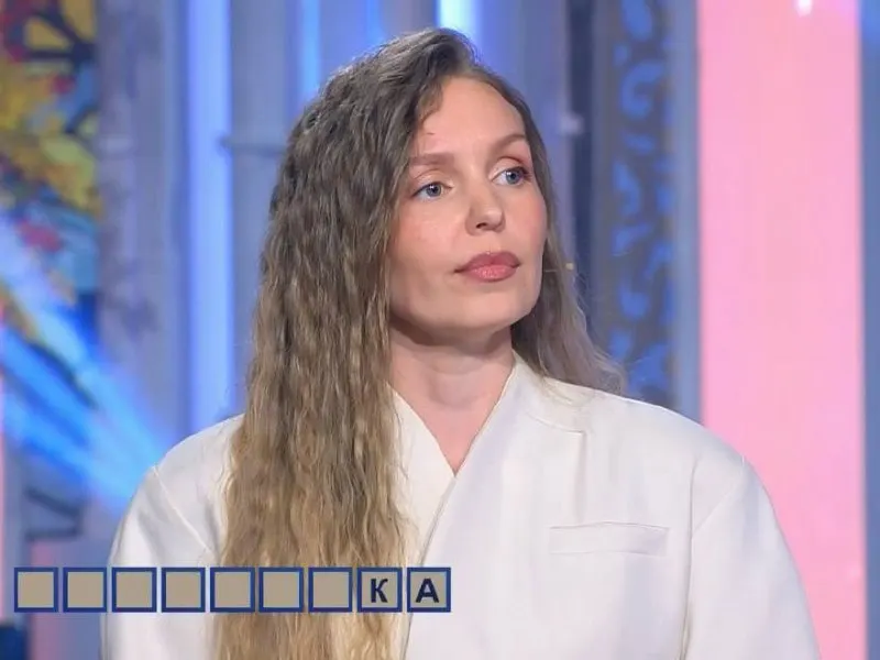 Участница из Барнаула ответила на вопрос о названии старинного кувшина для молока и назвала правильный ответ — «пыляшечка».