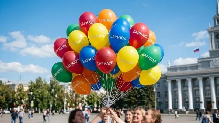 Барнаул готов отметить День города серией фестивалей, концертов и ярмарок. Основные события пройдут 5 сентября на площади Свободы, а также в нескольких парках и на улицах города.