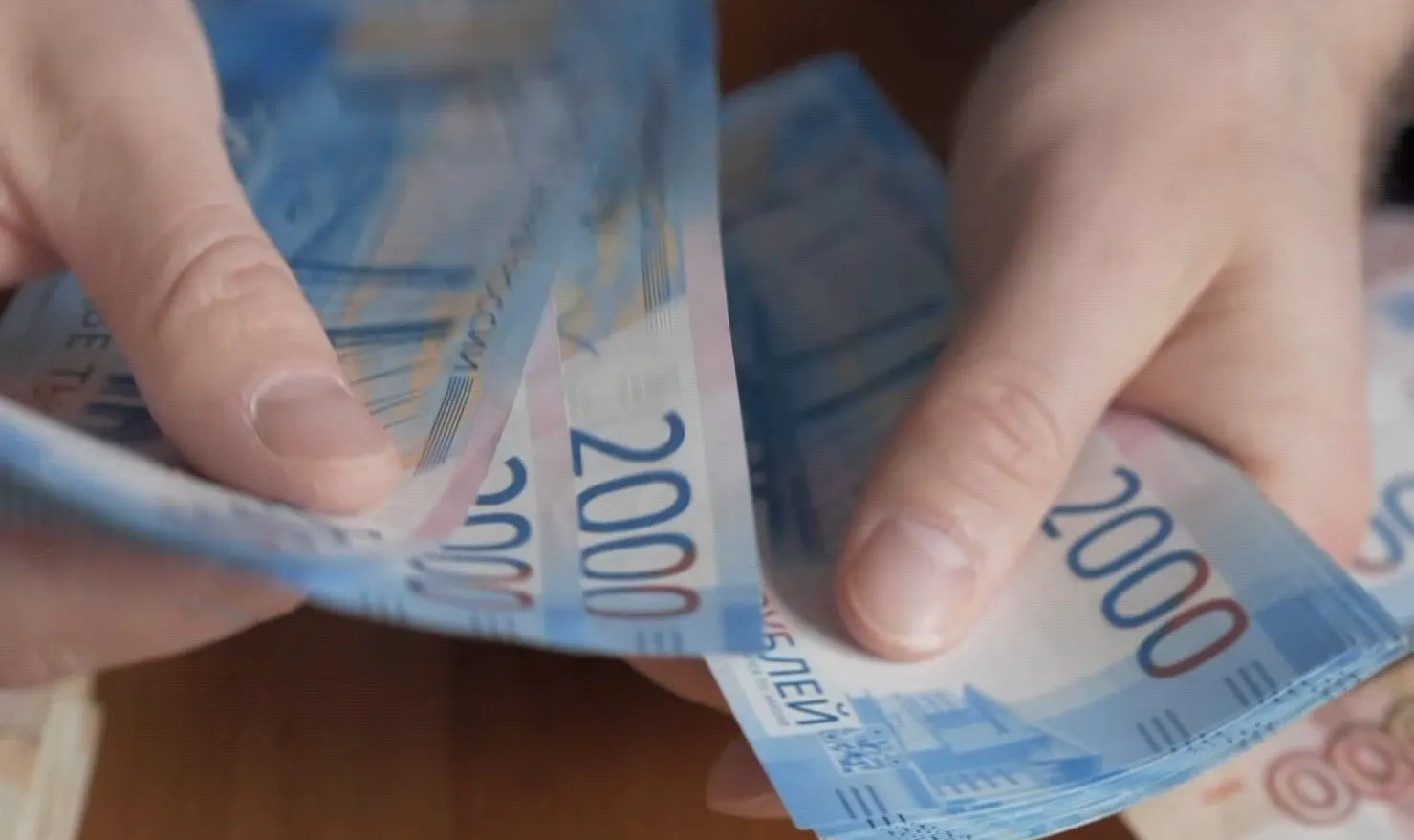 К 2027 году МРОТ достигнет 28 935 рублей, рост составит около 6,8% по сравнению с нынешним уровнем.