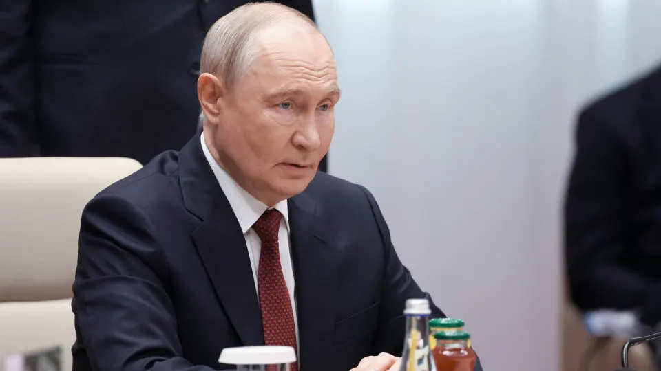 Президент назвал слухи о новой мобилизационной волне ложью после выборов в Госдуму, сообщил о восстановлении нефтеперерабатывающей отрасли и предупредил Киев об ответственности за угрозы инфраструктуре.