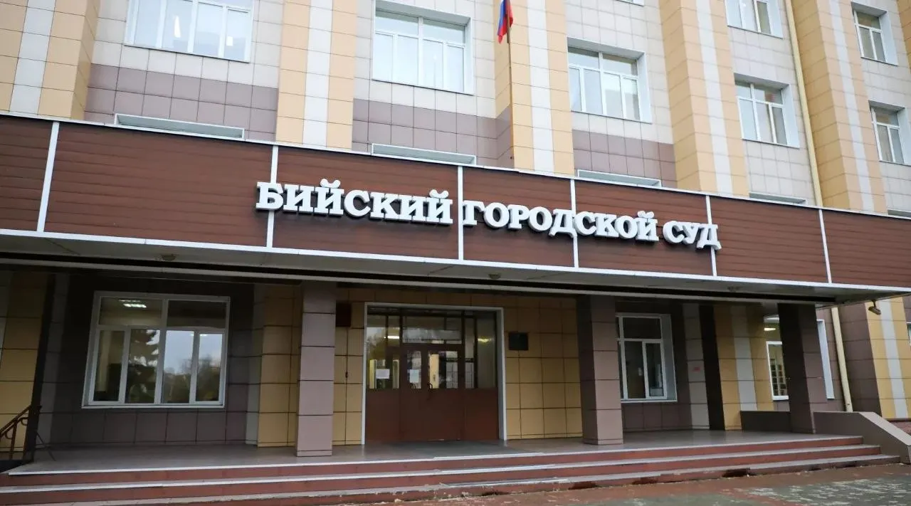 Прокуратура направила в Бийский городской суд уголовное дело против восьми лиц, обвиняемых в организации занятия проституцией, содержании притонов и использовании несовершеннолетних.