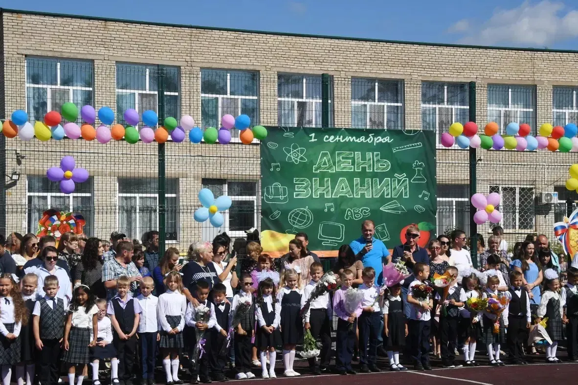 Сообщения о минировании поступали в несколько регионов, в ряде учреждений проводились эвакуации, но реальные угрозы не подтверждены.