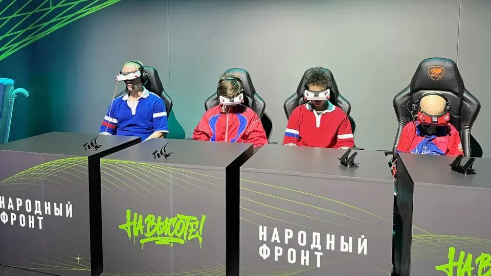 В пилотном формате школьники и студенты освоят управление FPV‑дронами, их программирование и сборку в рамках проекта «На высоте».