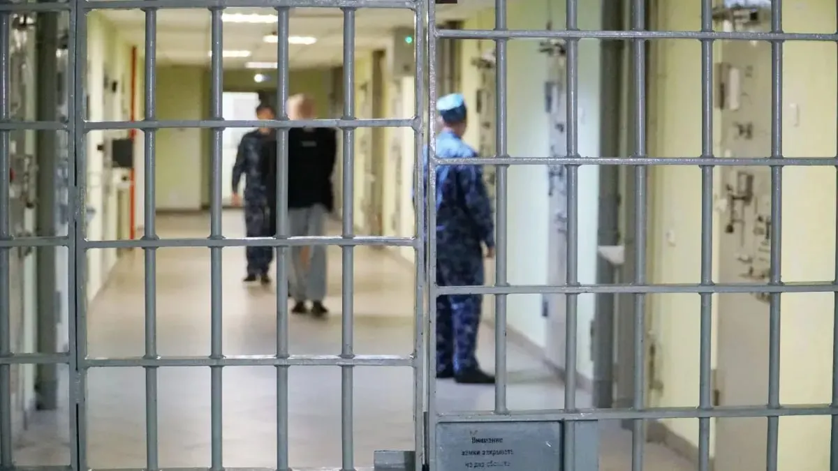 Сотрудники УФСИН и полиция задержали 15 граждан, находившихся в федеральном розыске; часть задержанных уклонялась от наказания, ещё одного разыскивали.