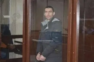 Осуждённый за смертельное ДТП в Барнауле должен выйти на свободу в декабре 2026 года после вынесенного приговора на 8,5 лет. В аварии погибли три человека; водитель был пьян и превысил скорость. Суд обязал выплатить пострадавшим 21,5 млн рублей.