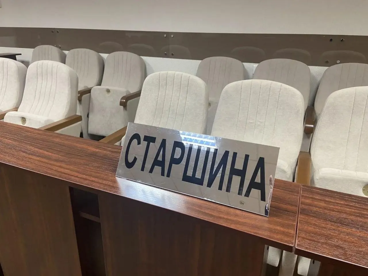 Правительство обсуждает сокращение числа заседателей и изменение порядка совещания: судья будет участвовать в процессе принятия решения.