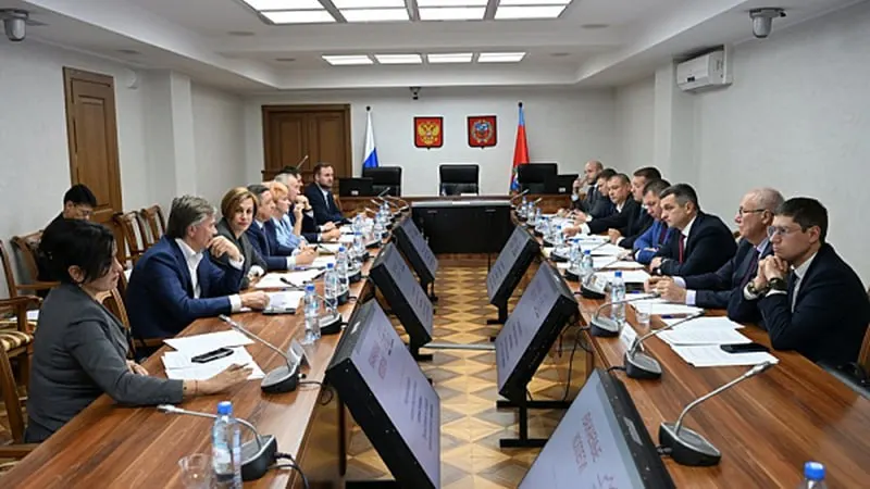КПРФ планирует выдвинуть кандидатуру на должность спикера, Единая Россия намерена переизбрать Александра Романенко. Первое заседание запланировано на 8 октября.