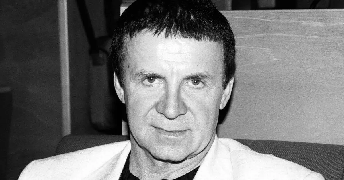 Известный телеэкстрасенс Анатолий Кашпировский скончался.