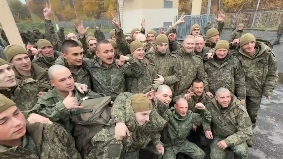 270 военнослужащих вернулись в Россию — среди них двое жителей Алтайского края, которые находились в плену более года.