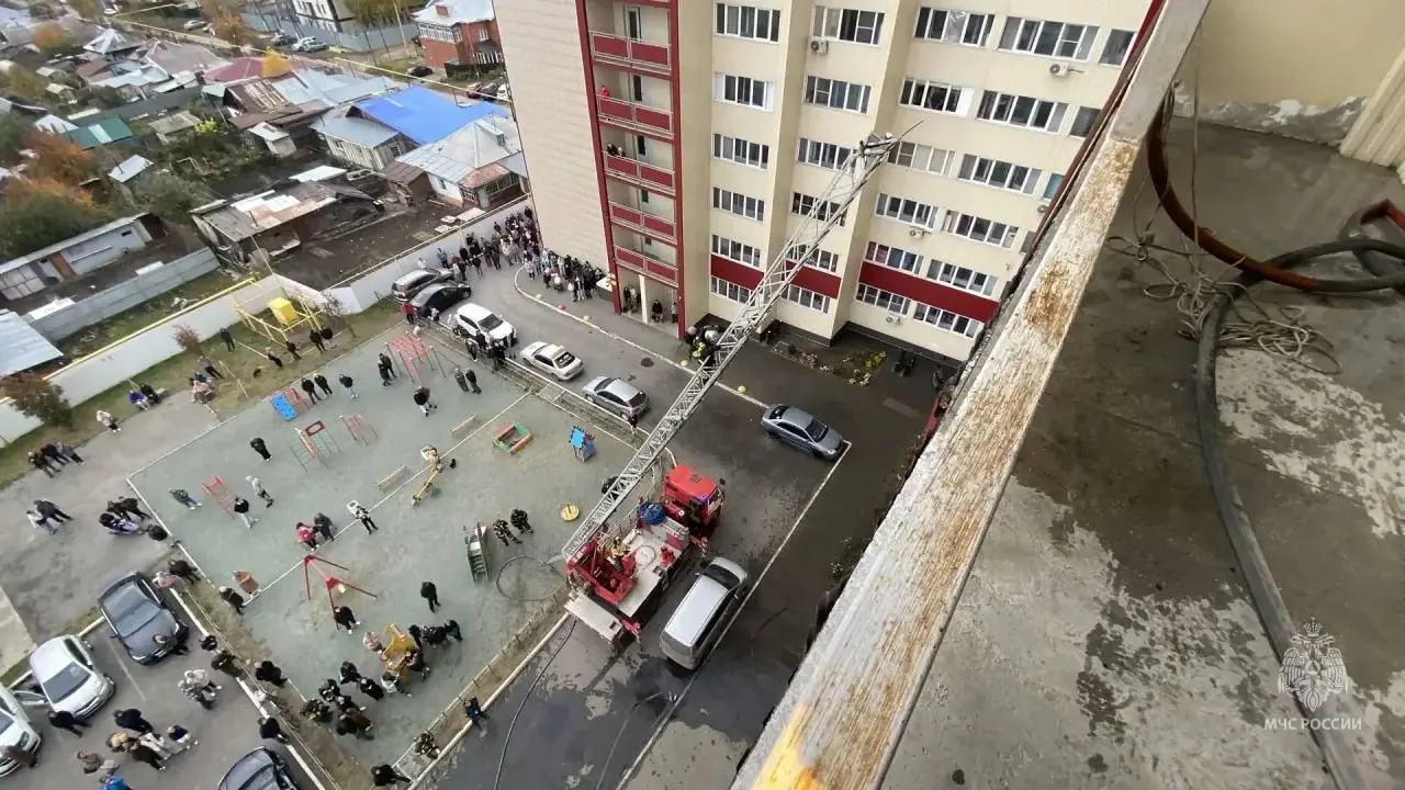 Пожар в доме на улице Советской Армии локализован; спасены двое жильцов, 47 жильцов эвакуированы, пострадавших нет.